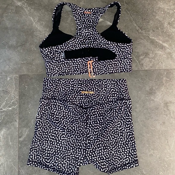 Doyoueven black speckle sports bra shorts set - Picture 3 of 6